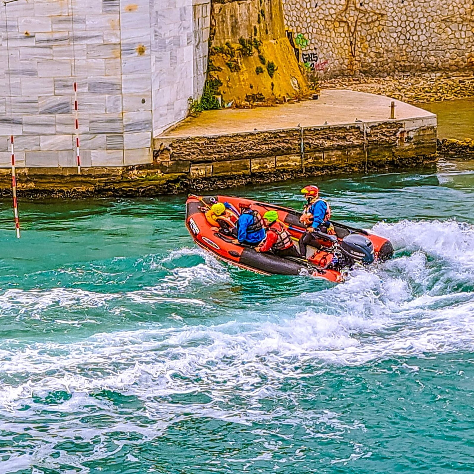 Εργαστήριο Επανεκπαίδευσης Δεξιοτήτων Χειριστή Βάρκας Διάσωσης ή Χειριστή Βάρκας Διάσωσης για Πλημμυρικά Φαινόμενα (Rescue & Flood Boat Operator / Operational Skills Refresher